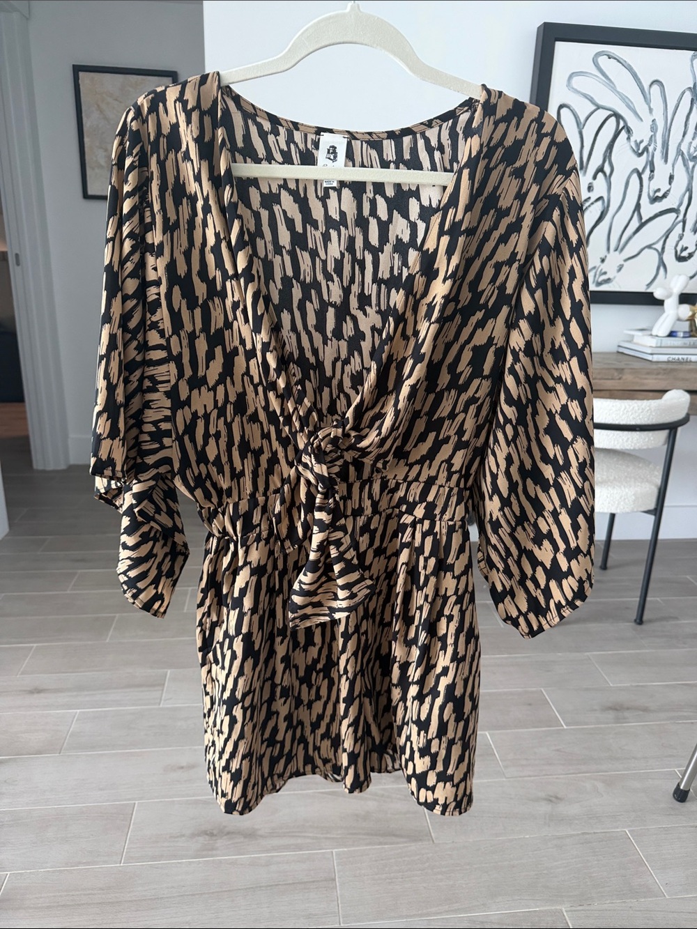 Black & Tan V-Neck Tie-Waist Women's Romper